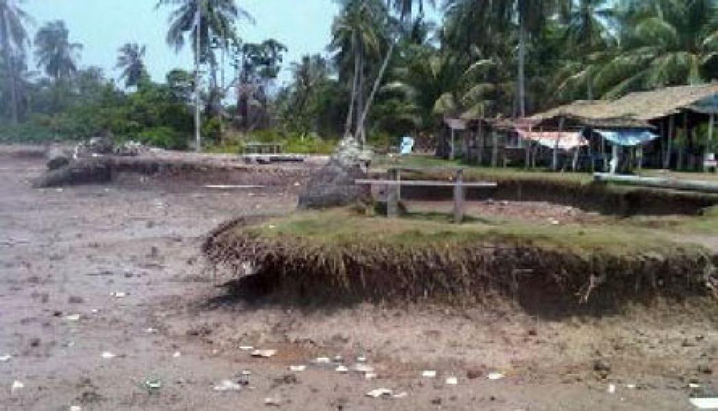 Abrasi Ancam Pulau Rangsang