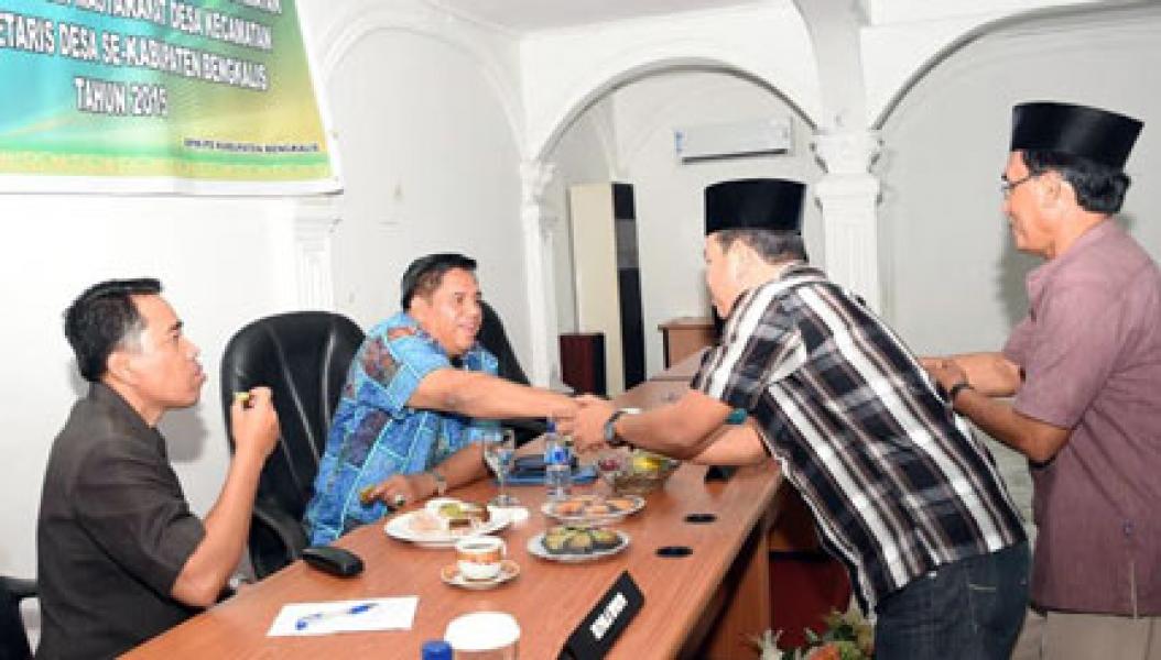 Ahmad Syah Buka Bimtek Pemerintahan Kecamatan dan Desa