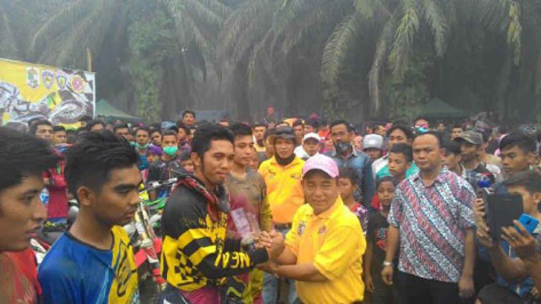 Bupati Harris Tutup Motocross dan Grasstrack Bupati Cup I
