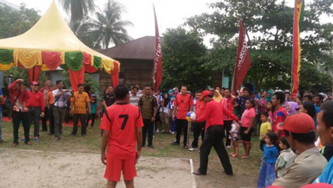 Bupati Rohil Buka Tunamen Vollyball dan Futsal Antar SMA Sederajat