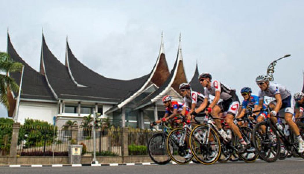Etape Pertama Tour de Singkarak Bermasalah
