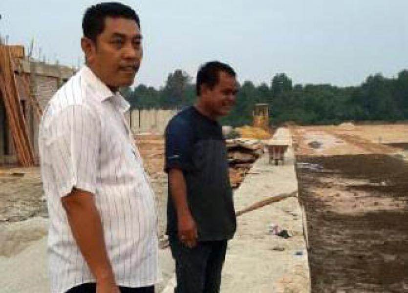 Fakhrul Nizam, Anggota DPRD Bengkalis Tinjau Kondisi Jalan Bukit Batu dan Siak Kecil