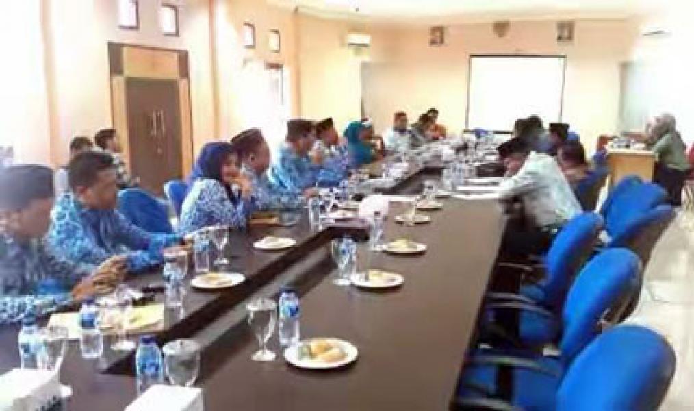 Guru Bantu Adukan Nasib Ke DPRD Meranti