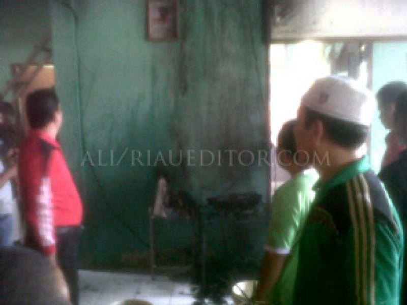 Kantor UPTD Pendidikan Pasir Penyu Inhu Nyaris Jadi Abu