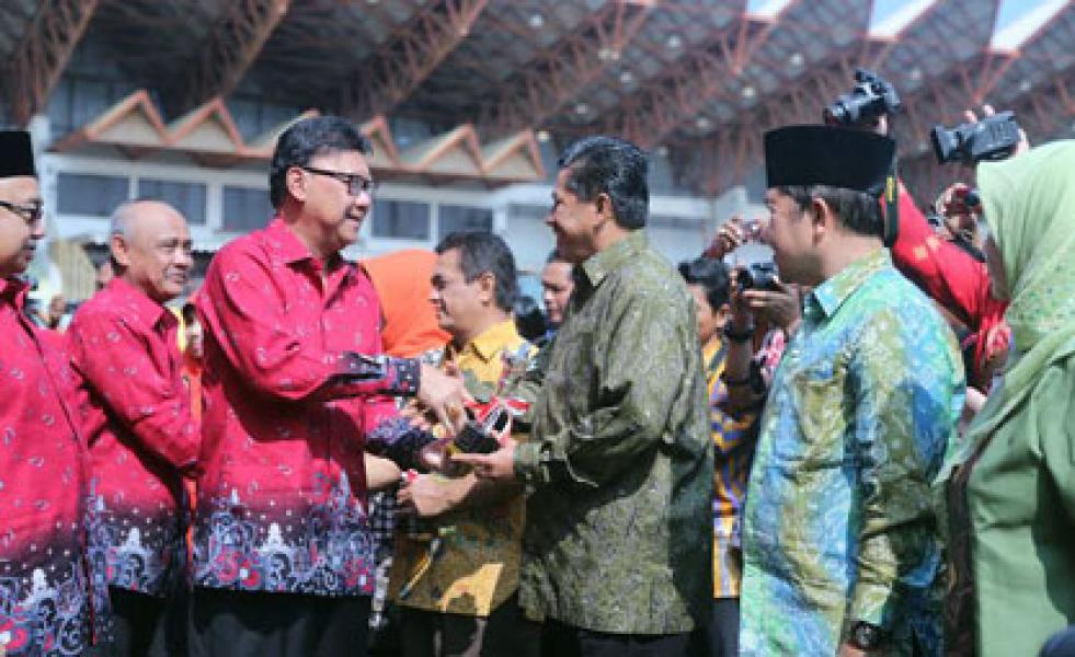 Pemkab Siak Terima Penghargaan Upakarya Wanua Nugraha