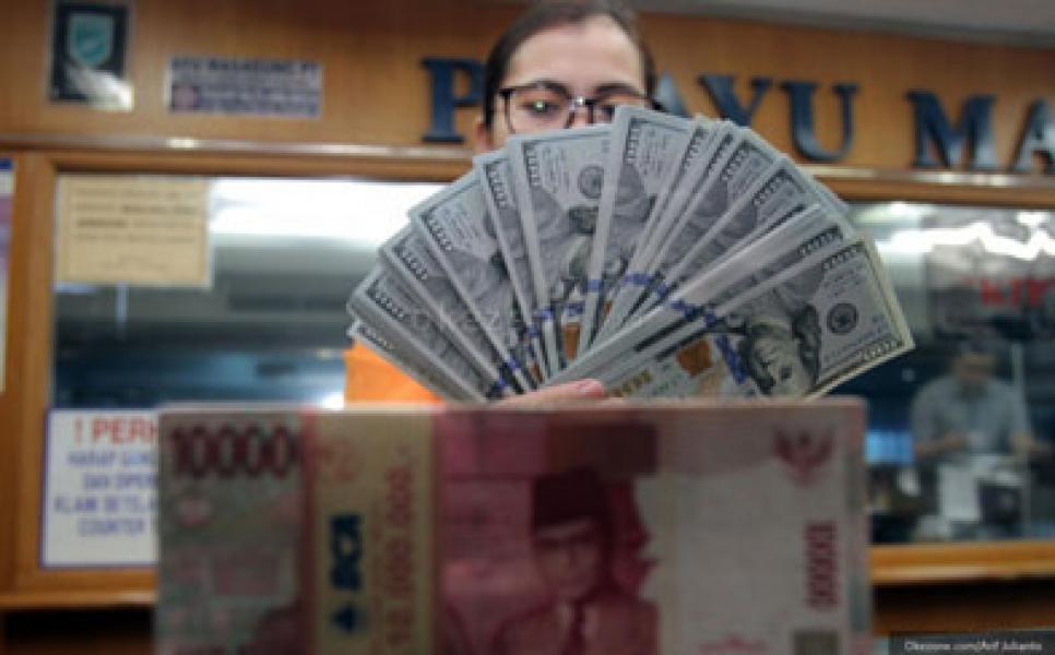 Rupiah Rp13.565, Melemah Setelah Sempat Naik hingga 1%