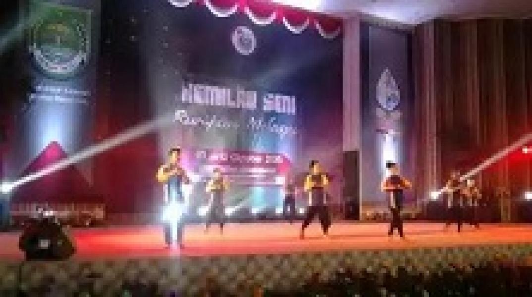 Tim Kreasi Disparpora Meranti Pukau Penonton di Festival Seni Rumpun Melayu