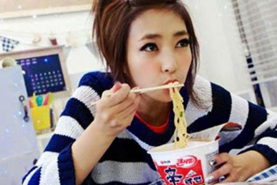 Waspada! Bahaya Konsumsi Mi Instan pada Wanita