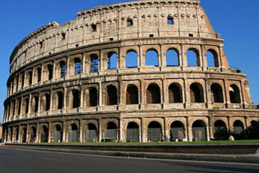 5 Masjid Ditutup, Muslim Gelar Protes di Colosseum Roma