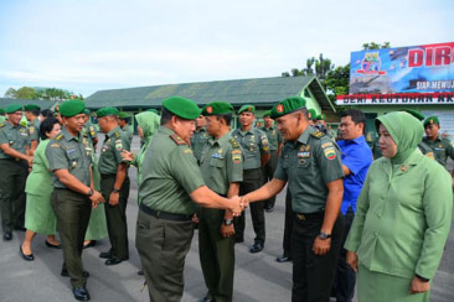 8 Perwira Jajaran Korem 031/Wirabima Naik Pangkat