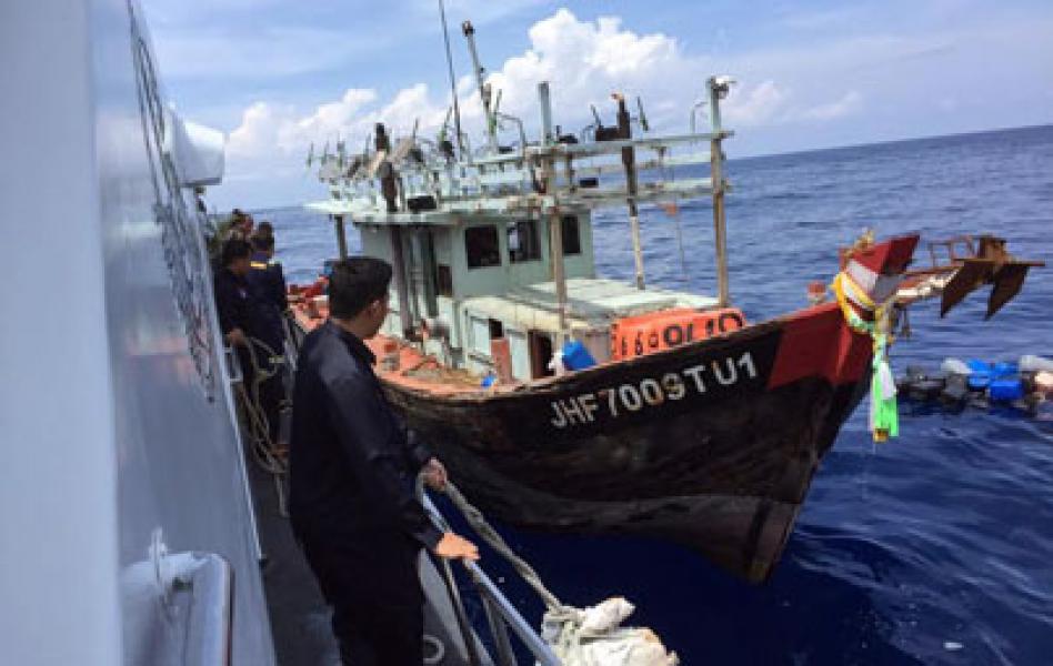 Bakamla RI Tangkap 4 Kapal Pencuri Ikan Asal Malaysia dan Vietnam di Laut Natuna