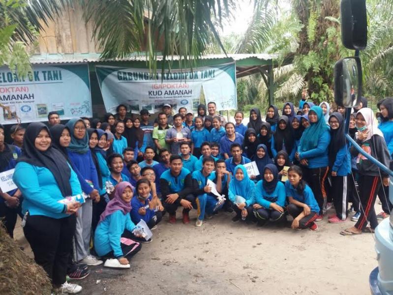 Bhabinkamtibmas Desa Kuntu Bersama Mahasiswa Menanam 100 Pohon