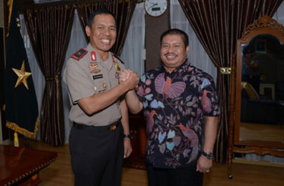 Bupati Amril Mukminin Silaturahim dengan Kapolda Riau Brigjen Pol Zulkarnain