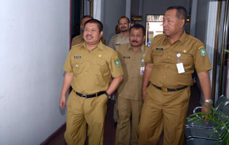 Bupati Amril Sidak ke Kantor Camat dan Disdik Bengkalis