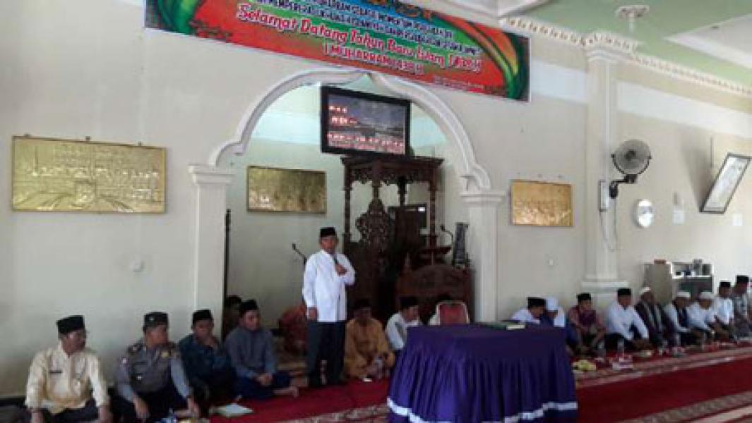 Hadiri Tabligh Akbar dan Syukuran Kepulangan JH di Desa Genduang