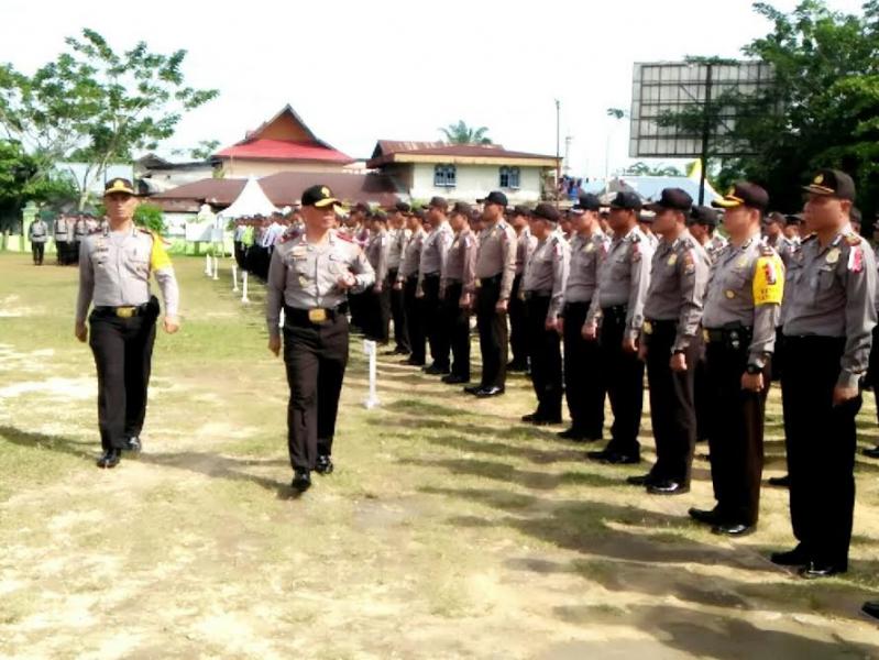 Kapolda Riau Pimpin Apel Gelar Pasukan Ops Mantap Praja Siak 2017 Polres Kampar