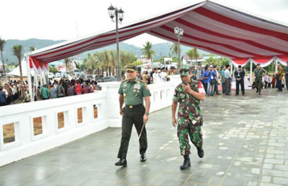 Panglima TNI Hadiri Sail Selat Karimata 2016