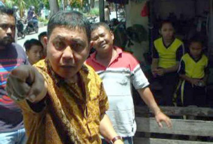 Panik Diberitakan, Ketua DPC PDIP di Riau, Ancam Wartawan di Depan Warga dan Anak-Anak