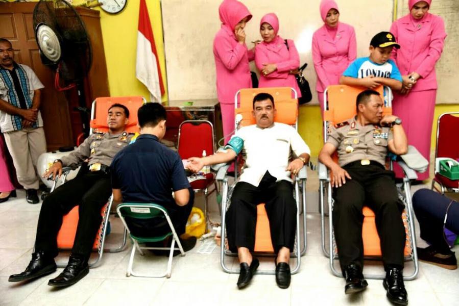 Polda Riau dan Pusdokes Polri Buka Pengobatan Gratis 