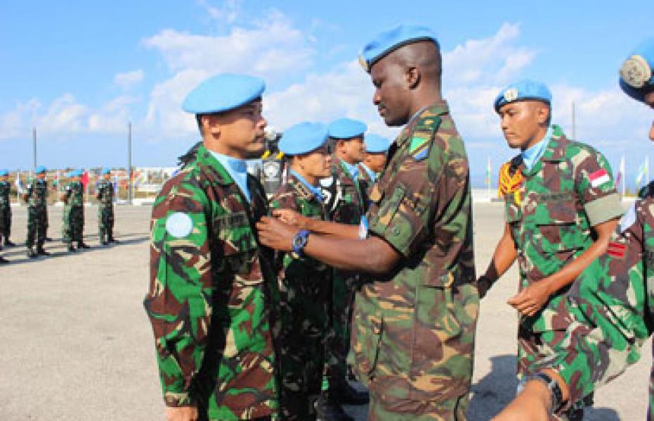 Prajurit TNI di Lebanon Raih Brevet Penghargaan dari Negara Tanzania