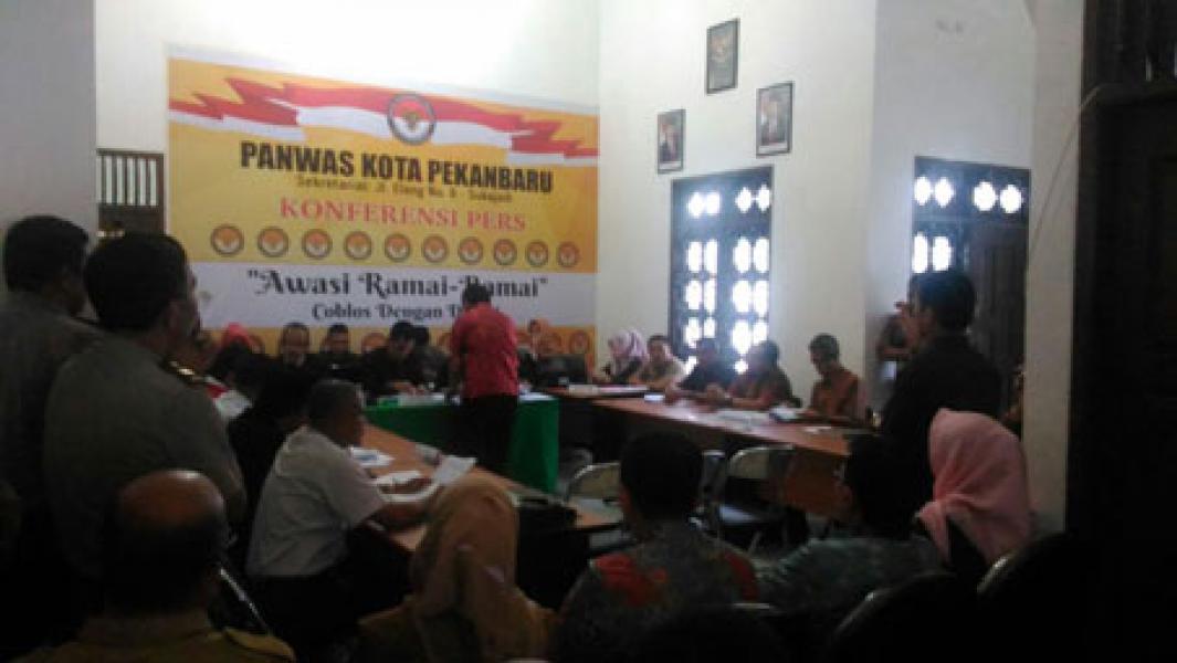 Saksi Sebut Penafsiran KPU Pekanbaru Melanggar Hak Konstitusional Warga Negara