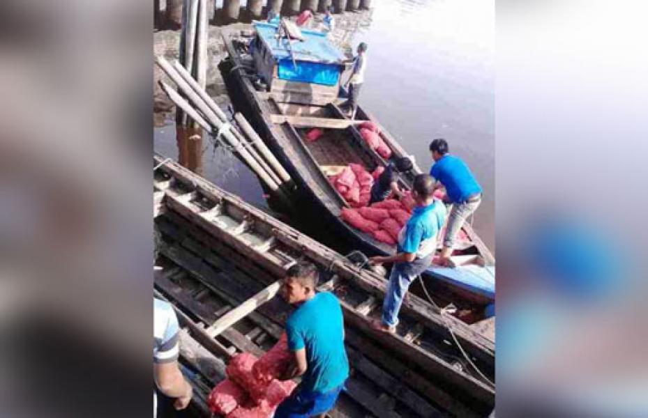 Satpol Air Polres Dumai Tangkap 350 Kampit Bawang Merah Ilegal 