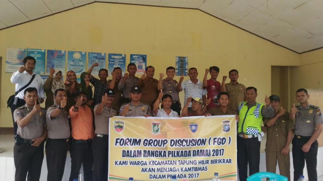 Sosialisasikan Pilkada Damai, Polsek Tapung Hilir Adakan Forum Group Discusion di Desa Tapung Makmur