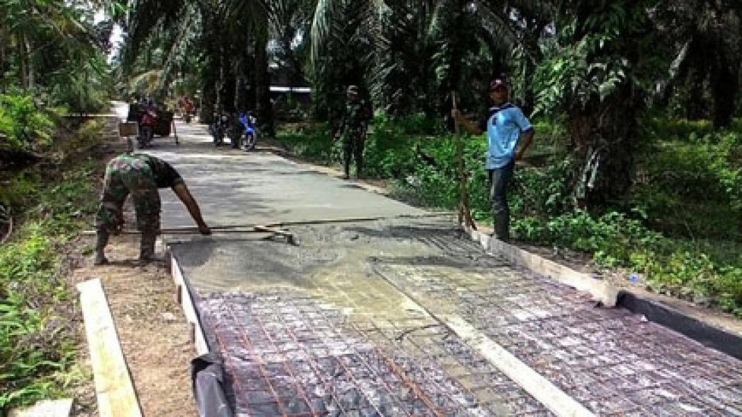 TMMD 97 Kodim Bengkalis Bantu Kesulitan Warga Desa