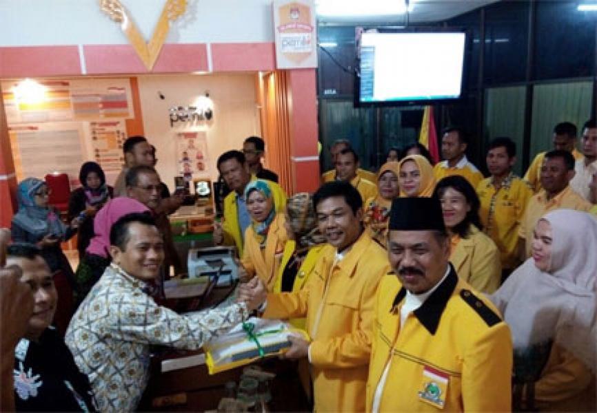 Golkar Urutan ke 10, Mendaftar ke KPU Pekanbaru