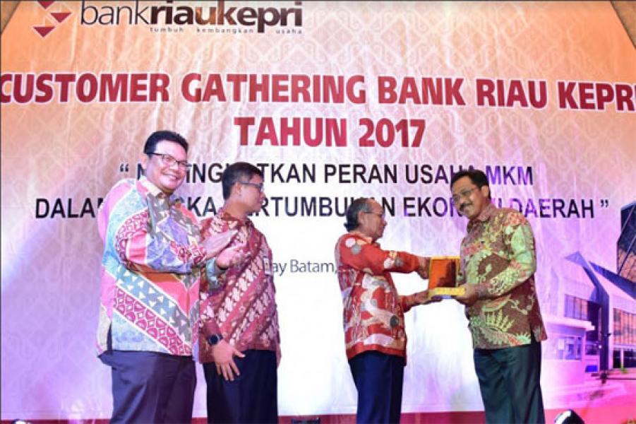 Gubernur Kepri Buka Customer Gathering Bank Riau Kepri 2017