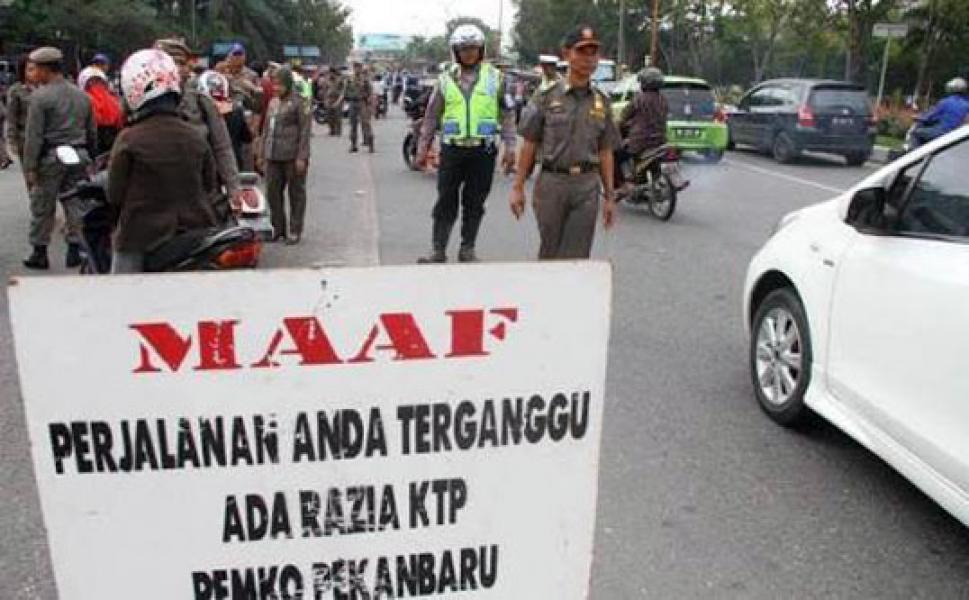 Ingat.. Saat Keluar Rumah Bawa KTP Kalau Tak Mau Didenda