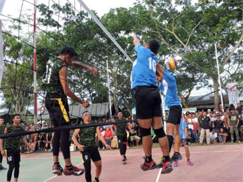 Meriahkan HUT TNI Ke-72, Kodim 0314/Inhil Gelar Turnamen Bola Volley Dandim Cup