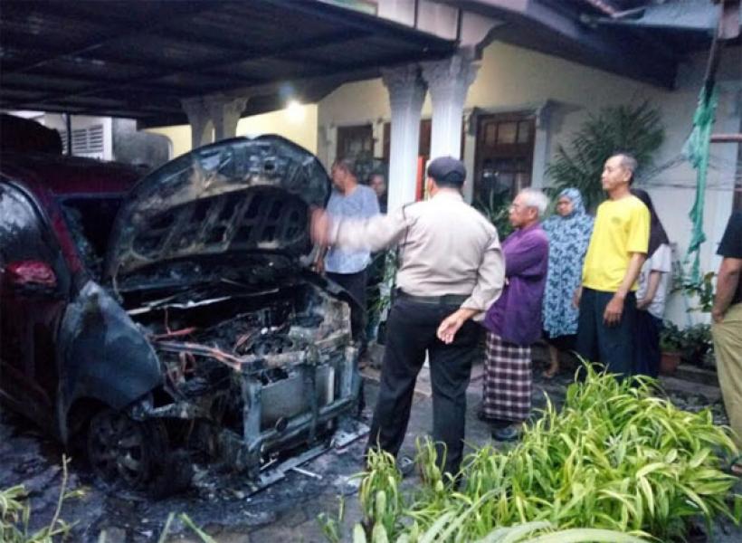 Mobil Milik Pengurus LAM Riau Dibakar OTK