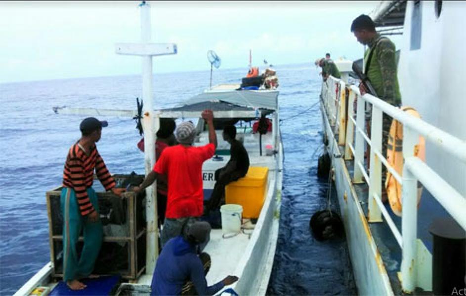 Operasi Shearwater V, KN Gajah Laut 4804 Bakamla RI Peringatkan Kapal Ikan Lewati ZEEI