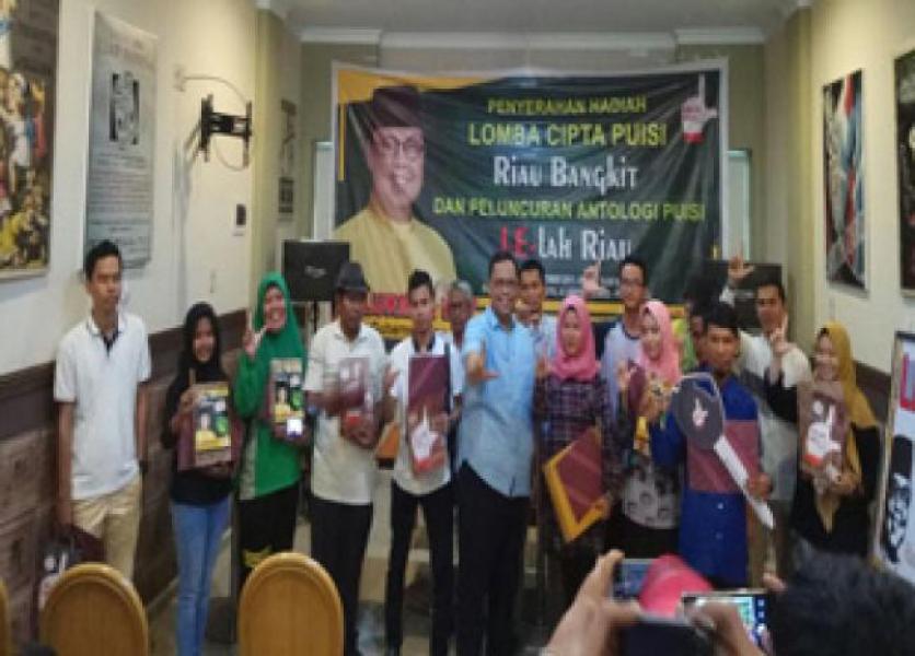 Riau Bangkitlah dengan Khidmat Buat Juri Terpukau