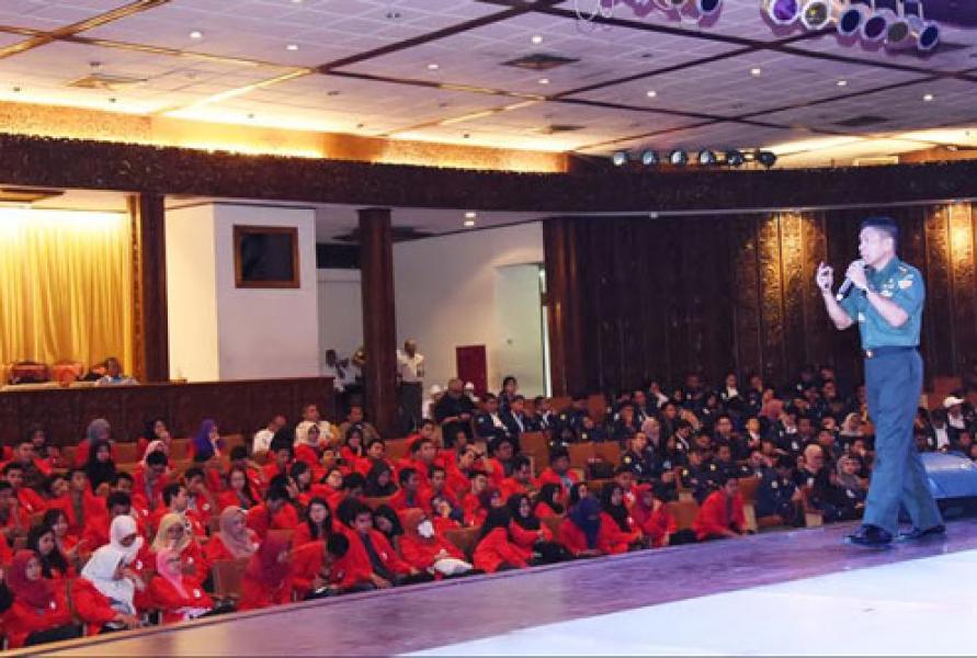 Aster Panglima TNI: Mahasiswa Harus Bisa Memfilter, Menangkal dan Mencegah Pengaruh Negatif 