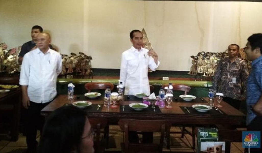 Awalnya Jokowi Ingin Premium Naik, Tapi..