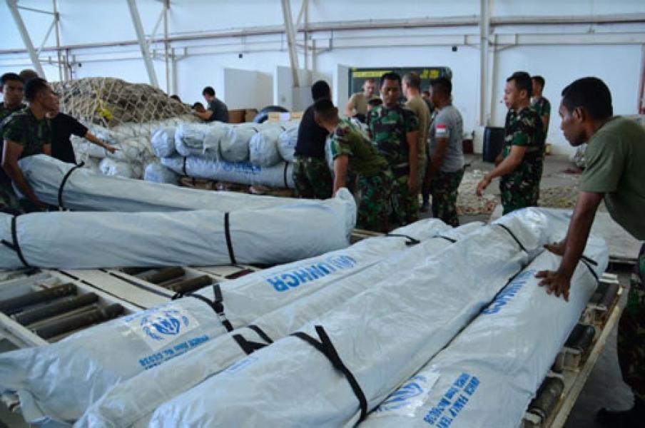 Bantuan Kemanusiaan Negara Sahabat Diterima Satgasud Dharmapalu di Balikpapan