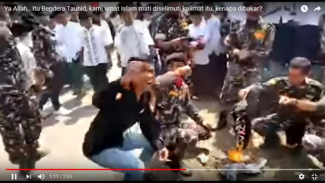 Diiringi Lagu NU, Banser Garut Bakar Bendera HTI