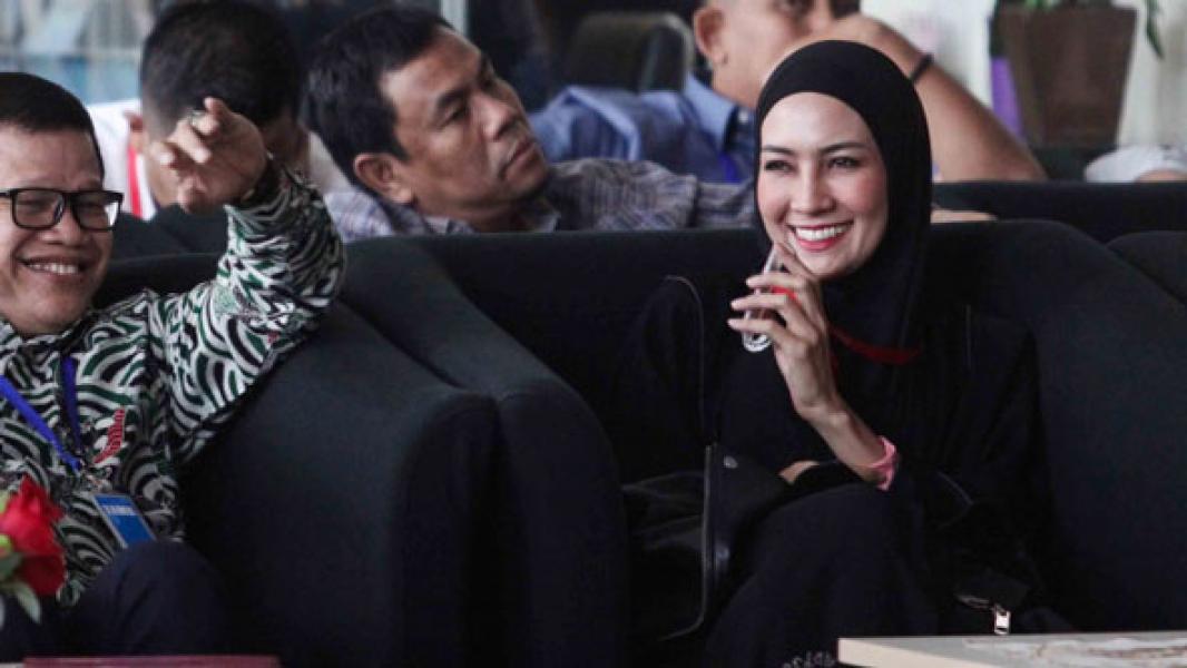 KPK Ungkap Nikah Siri Gubernur Aceh dengan Model Fenny Steffy Burase
