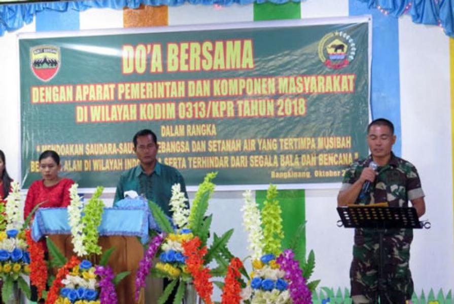 Kodim 0313/Kpr Gelar Do�a Bersama Peduli Korban Bencana Palu Dan Donggala Di Gereja Pentakosta Isa Almasih 