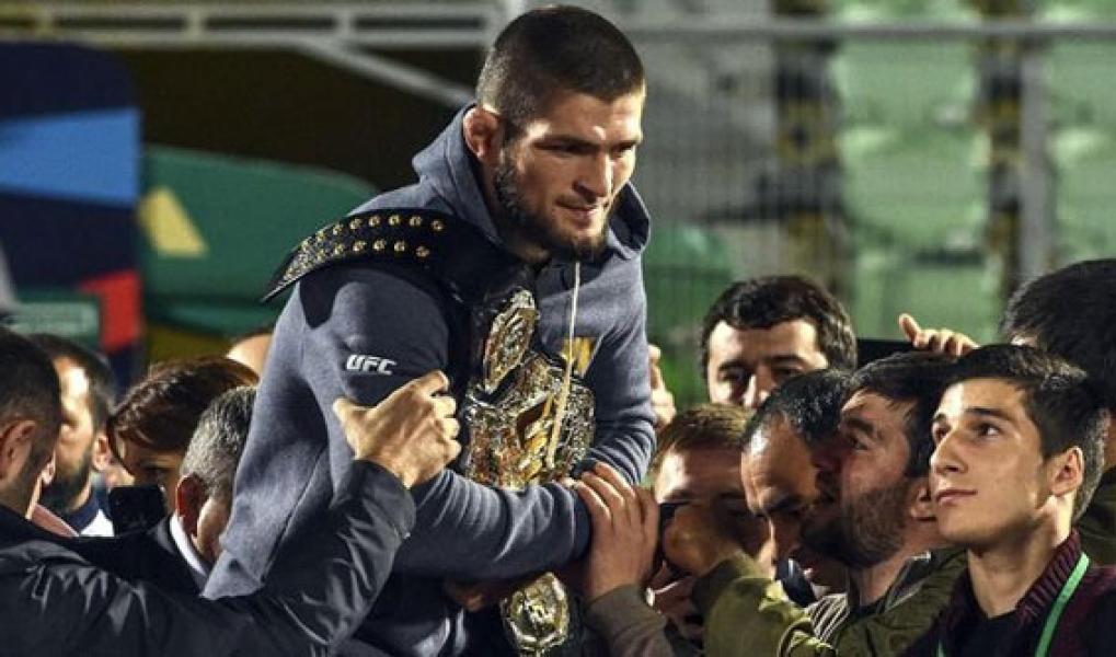 Manajer Yakin Khabib Bisa Merubuhkan Floyd Mayweather Jr.