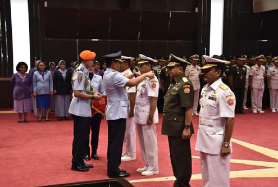 Panglima TNI Pimpin Sertijab Dansesko dan Kababek TNI
