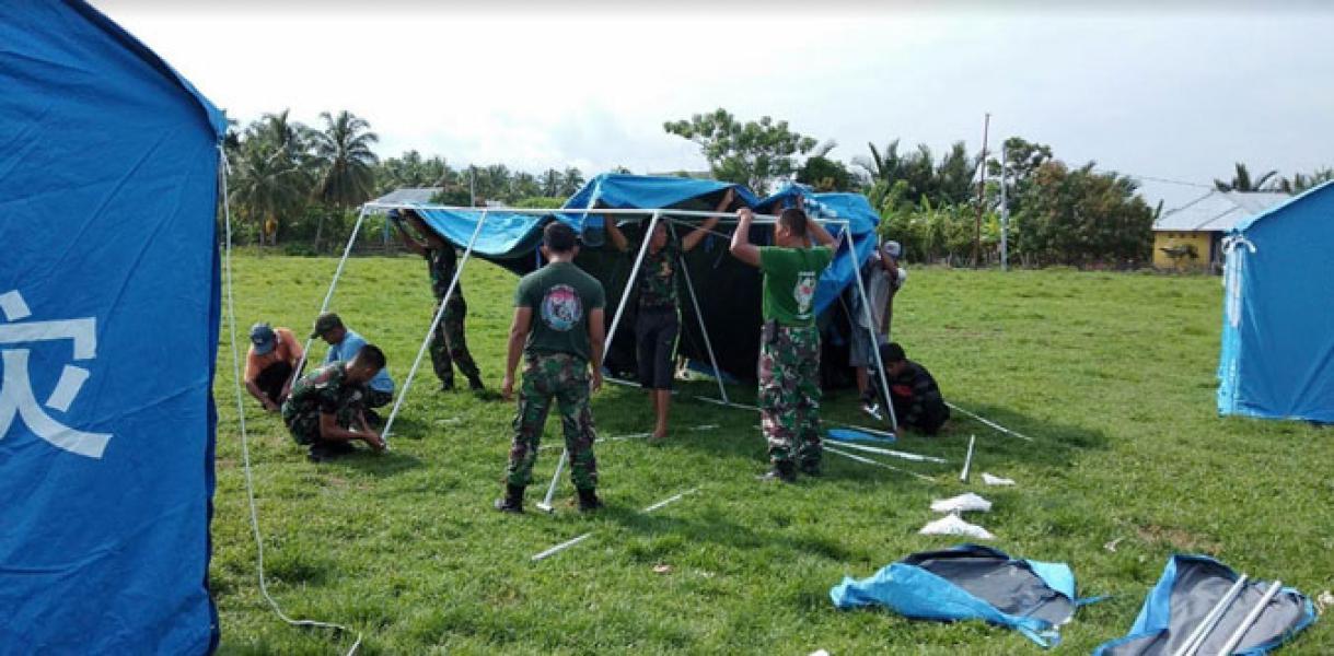 TNI Dirikan 100 Tenda Huntara Pengungsi di Balentuma Donggala