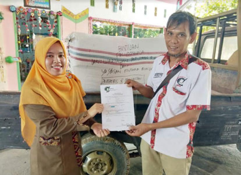 WPR Serahkan Bantuan Korban Gempa dan Tsunami Sulteng ke Lanud TNI AU Roesmin Noerjadin 