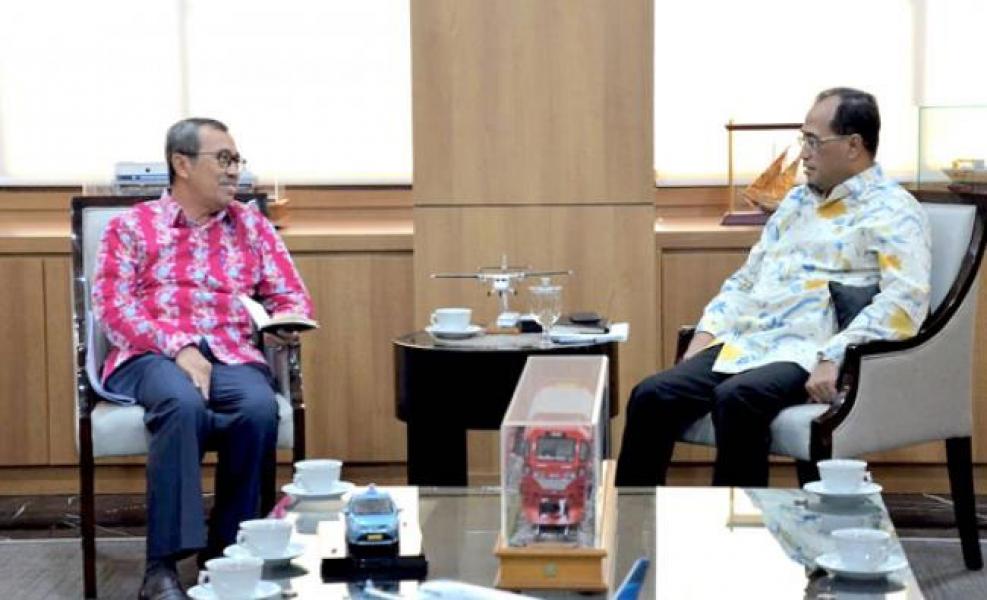 Audiensi dengan Menhub, Gubri Bicarakan Rencana Pengembangan Transportasi di Riau