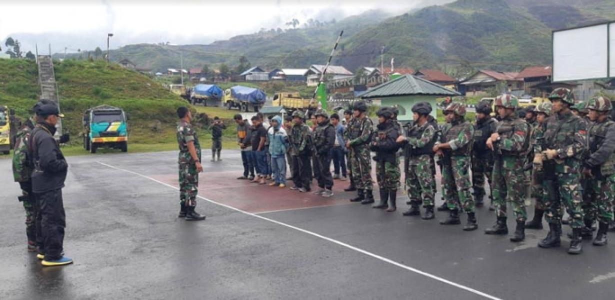 Bantu Pengamanan Jalur, Satgas Pamtas RI-PNG Yonif R 514/SY Pastikan Pasokan Bahan Pokok Lancar