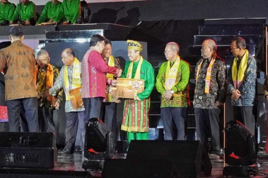 Gubri Terima Sertifikat Penetapan WBTB Indonesia