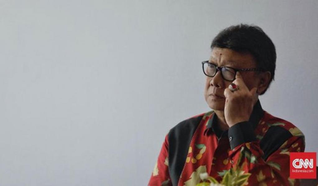 Jokowi Tunjuk Tjahjo Kumolo sebagai Plt Menkumham