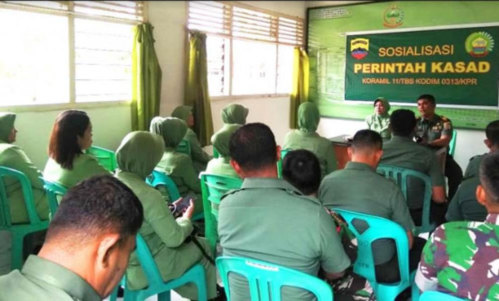 Kapten Inf Fadhil Sosialisasi Bijak Gunakan Medsos Kepada Babinsa dan Istri